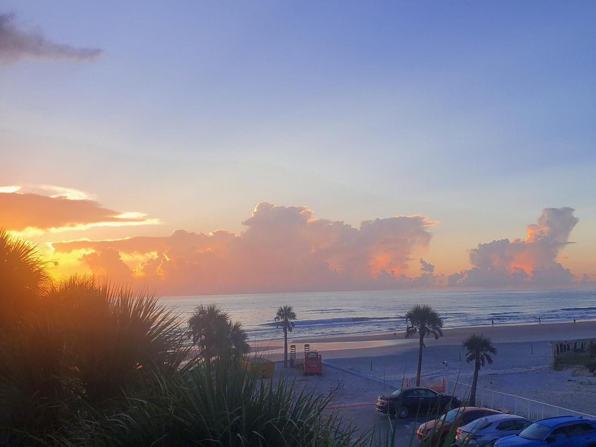 Beachside Bliss Ocean Views & Endless Fun Daytona Beach! Extérieur photo
